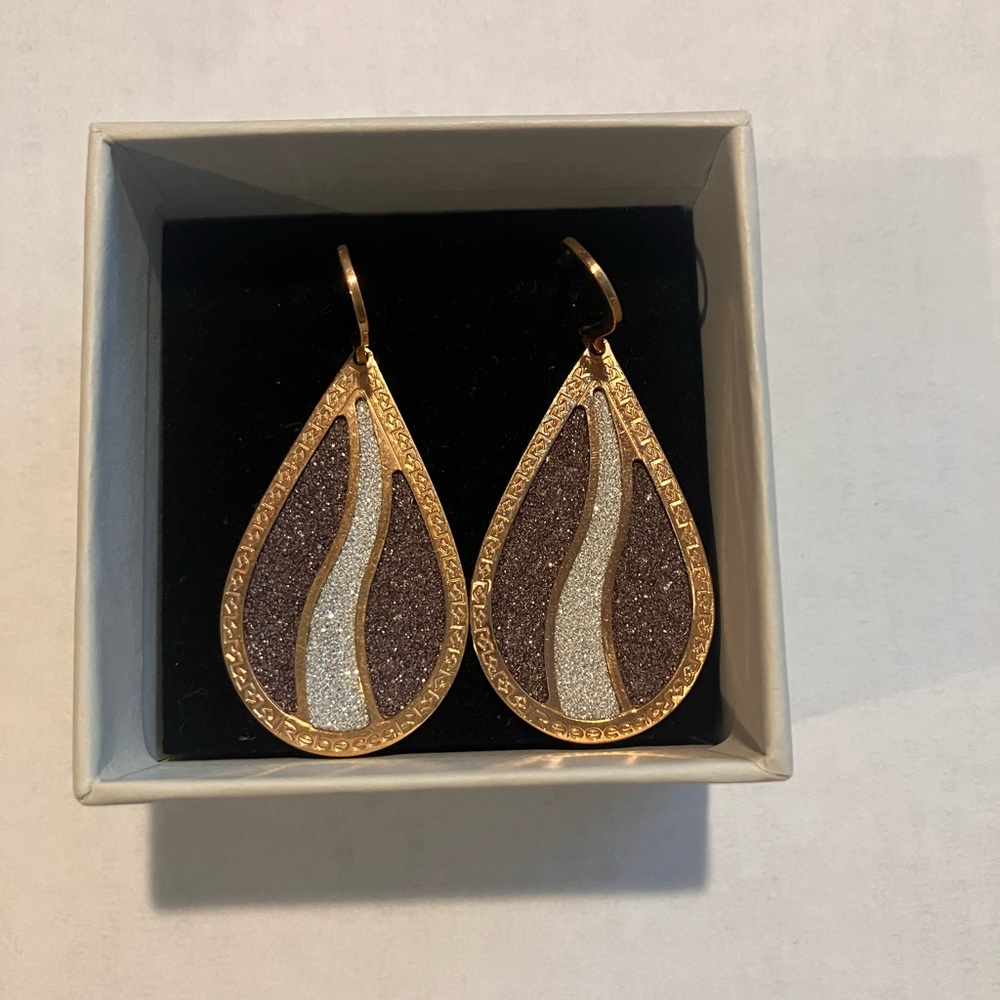Elegant Bronze-colored Teardrop Earrings